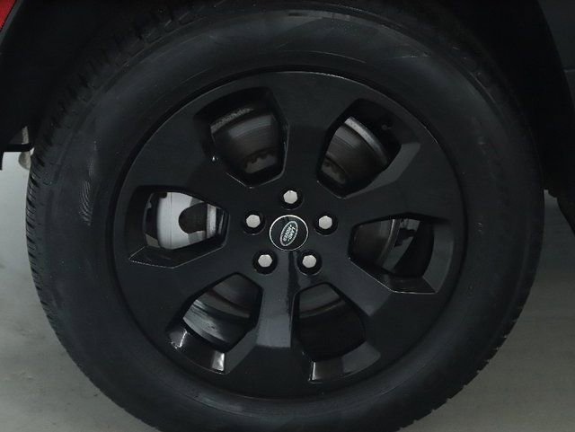 Used 2023 Land Rover Defender 110 SE image 41