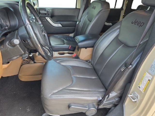 Used 2017 Jeep Wrangler Unlimited Sahara w/ Dual Top Group AWD/4WD image 12