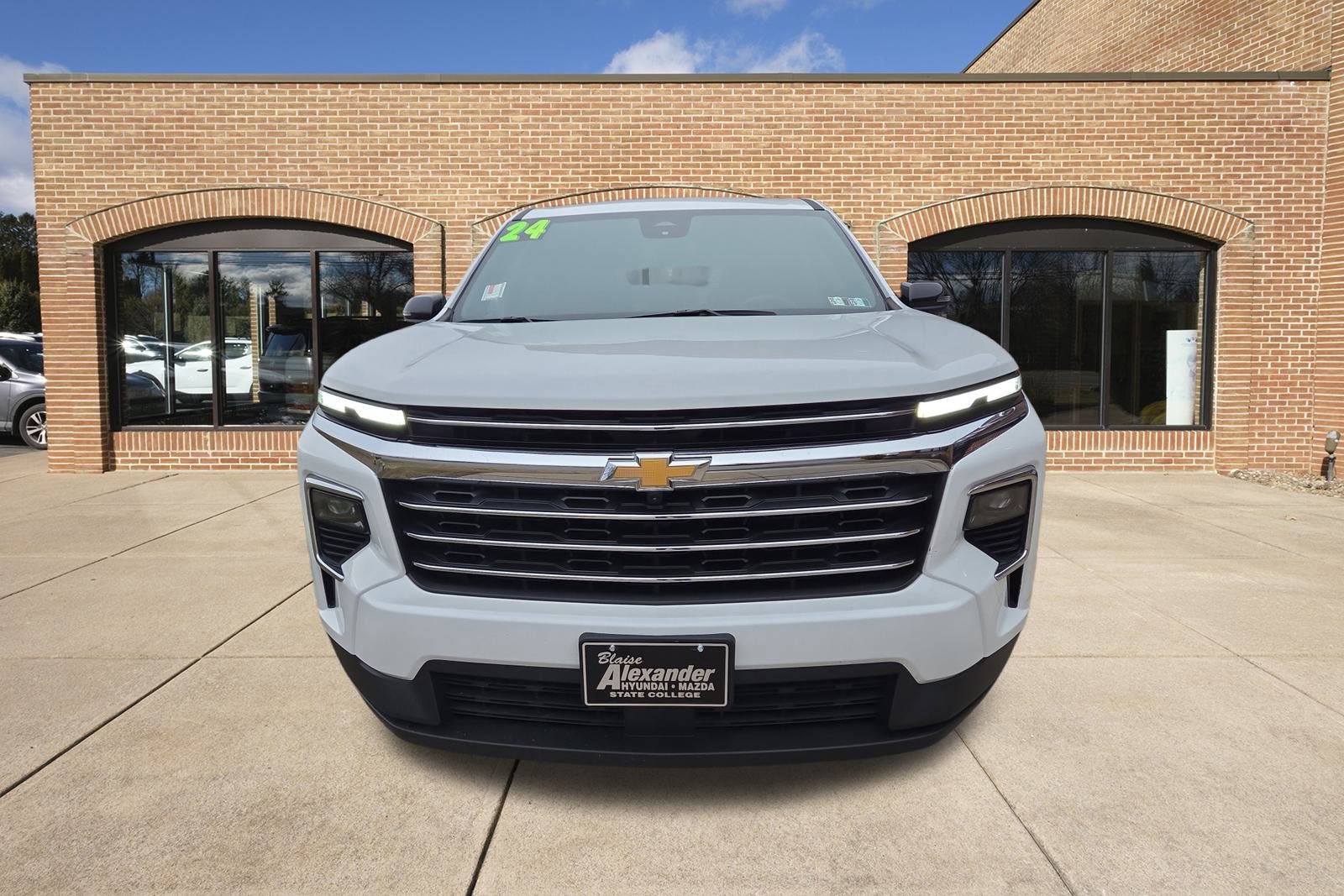 Used 2024 Chevrolet Traverse LT image 9