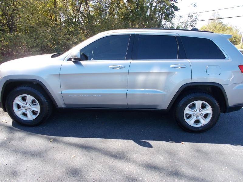 Used 2016 Jeep Grand Cherokee Laredo RWD image 6