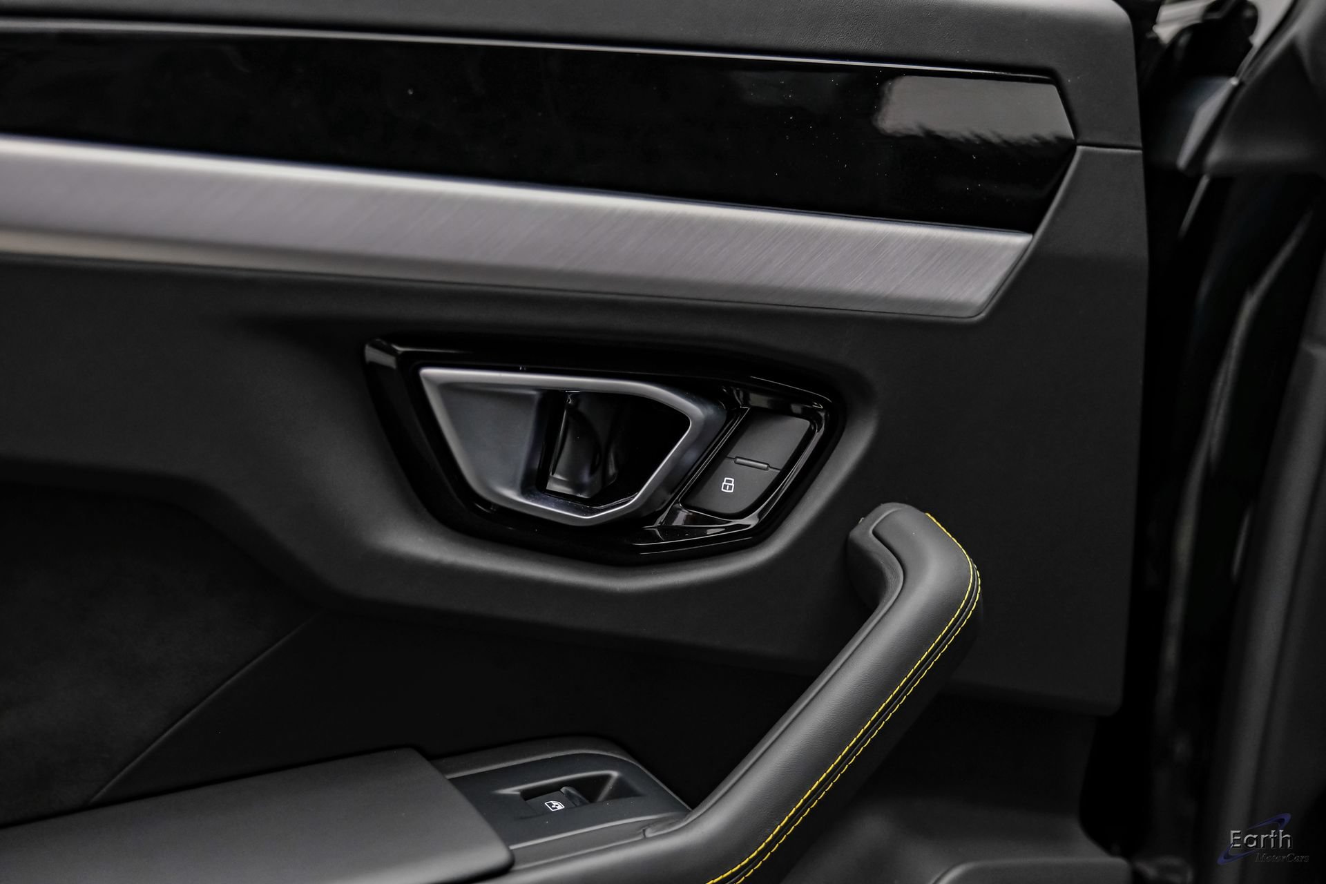 Used 2022 Lamborghini Urus AWD/4WD image 95