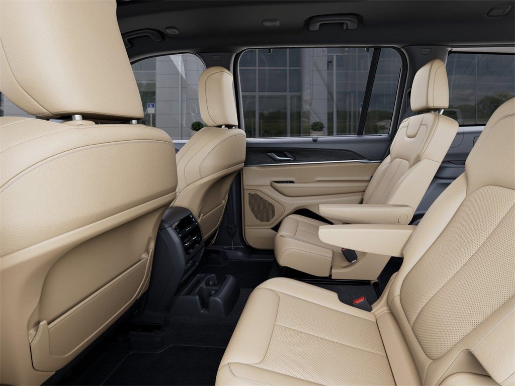 New 2025 Jeep Grand Cherokee L Limited w/ Luxury Tech Group II image 23