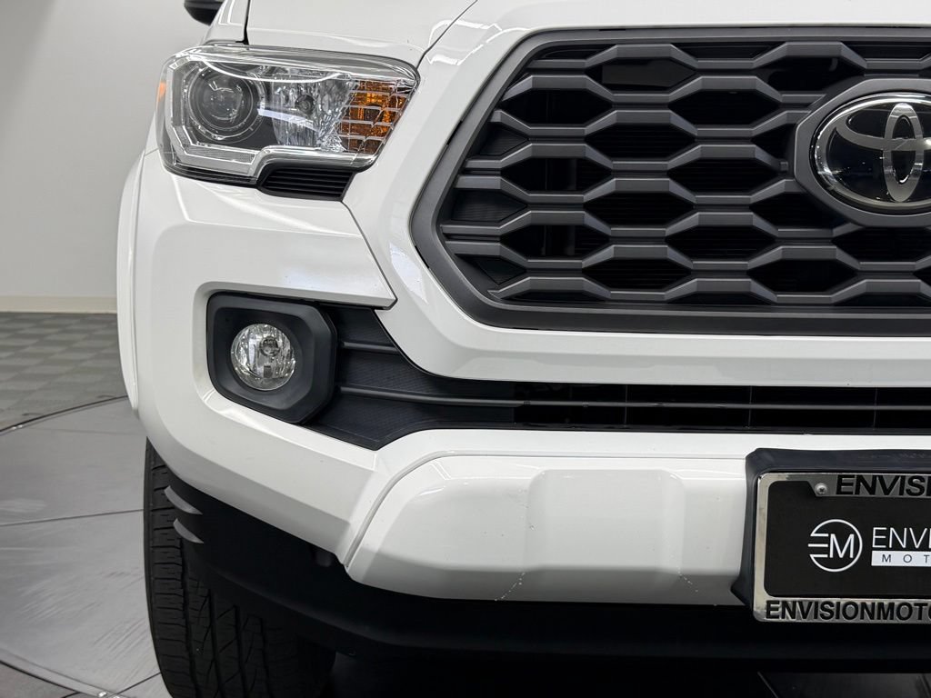 Certified 2021 Toyota Tacoma TRD Sport w/ Technology Package AWD/4WD image 9