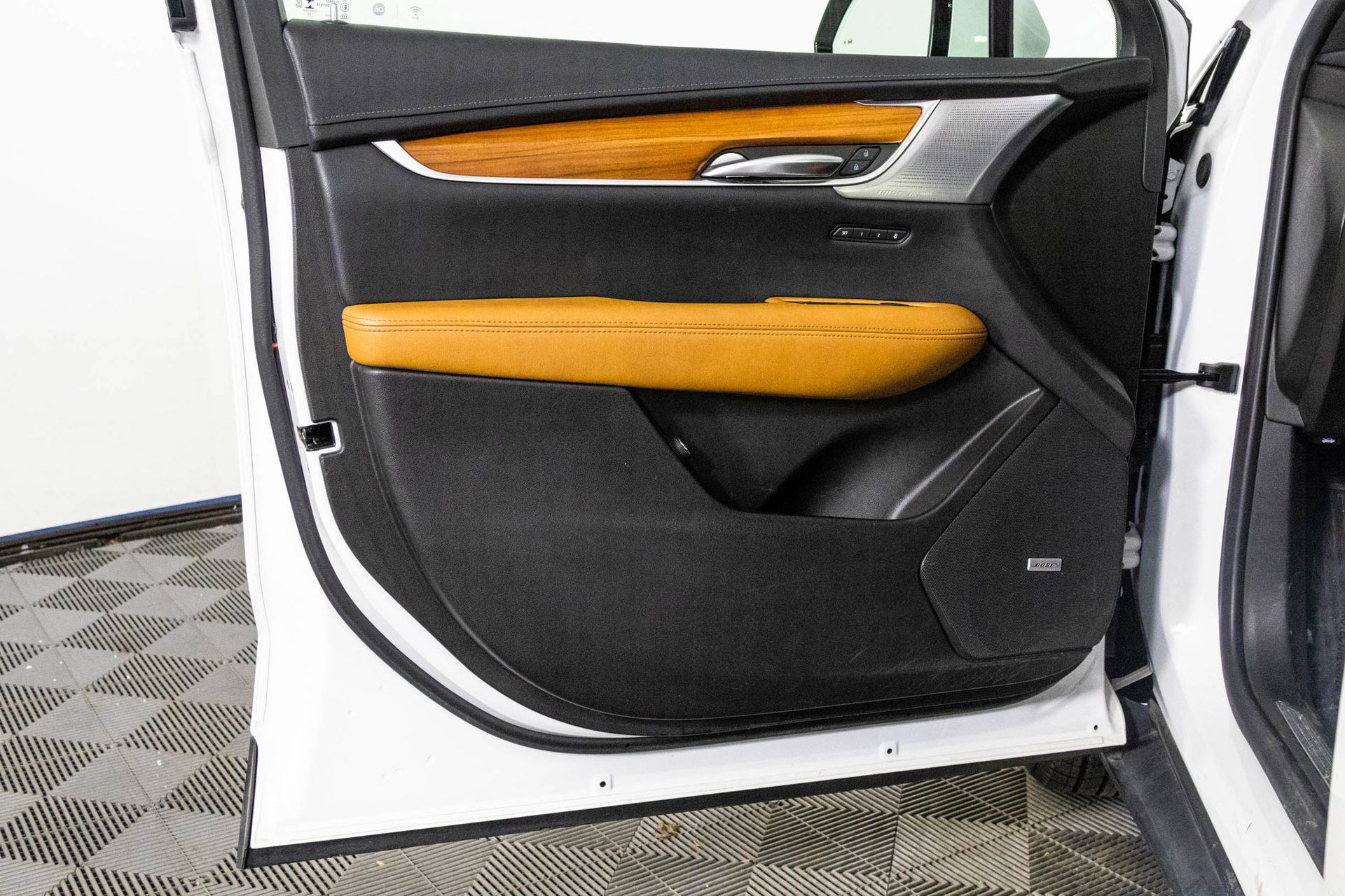 Used 2023 Cadillac XT5 Premium Luxury w/ LPO, Floor Liner Package image 35