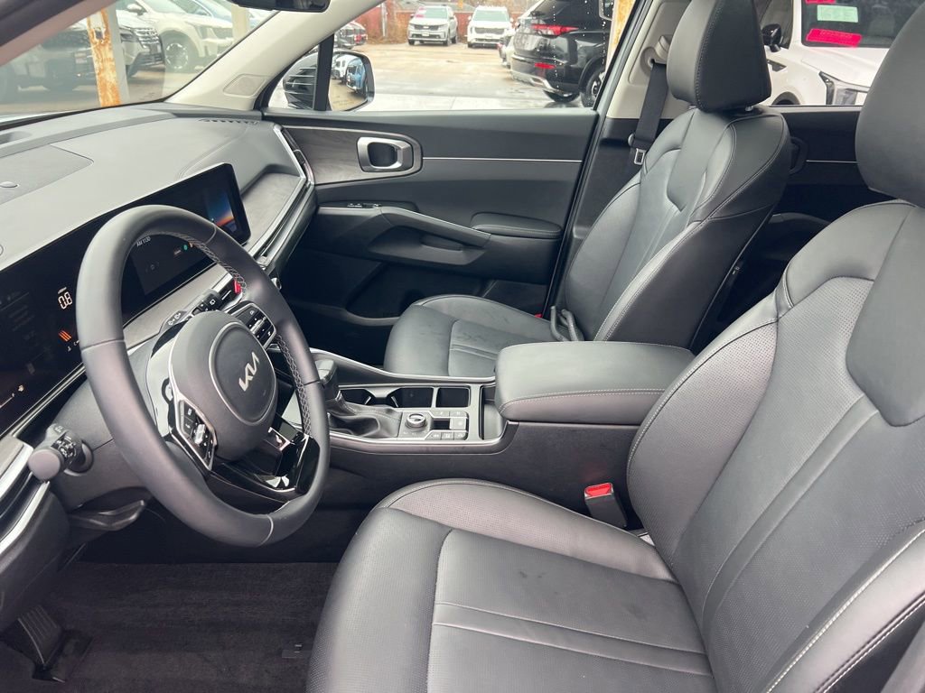 Certified 2025 Kia Sorento X-Line EX image 4
