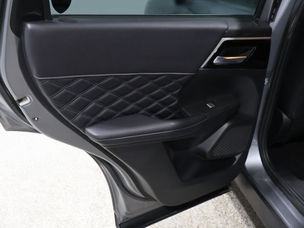 Used 2022 Mitsubishi Outlander SEL image 17