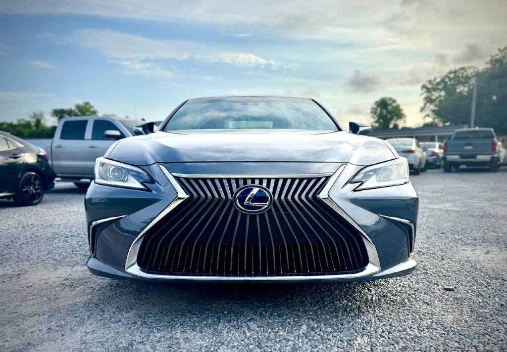 Used 2020 Lexus ES 300h w/ Premium Package image 6