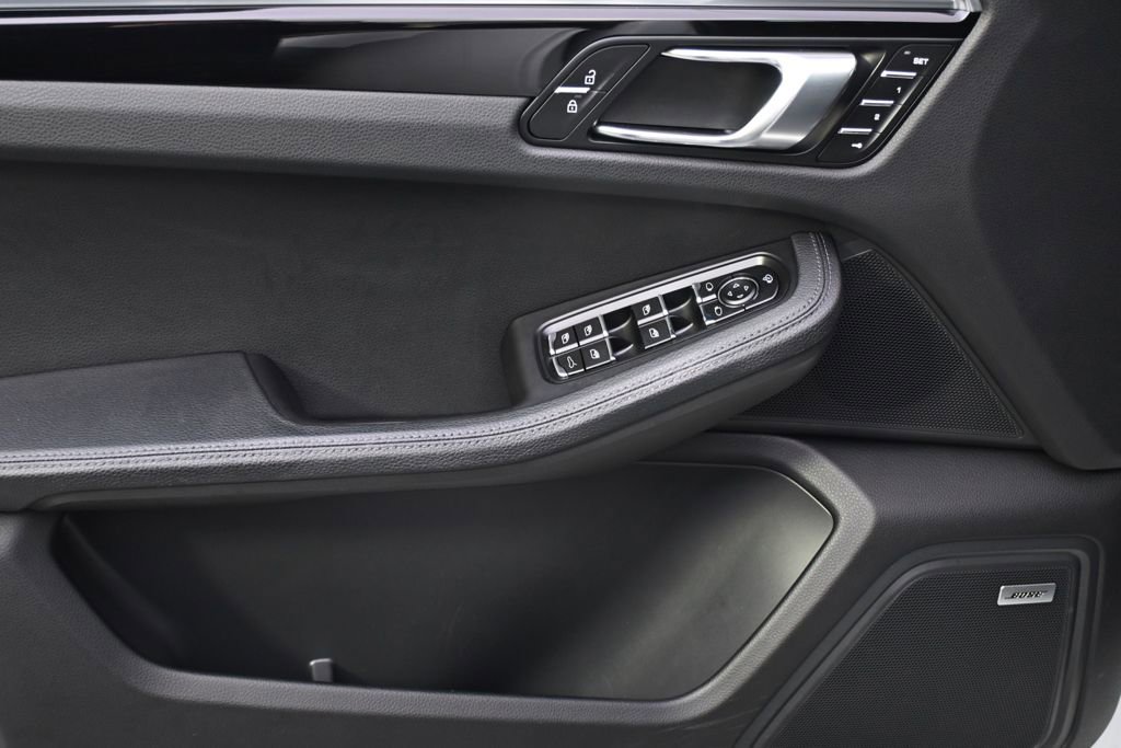 Used 2022 Porsche Macan AWD/4WD image 22