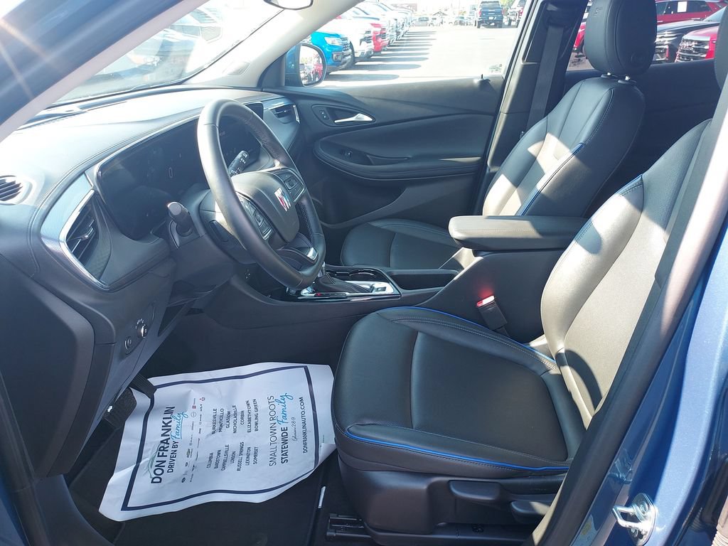 Used 2025 Buick Encore GX Sport Touring w/ Advanced Technology Package AWD/4WD image 13