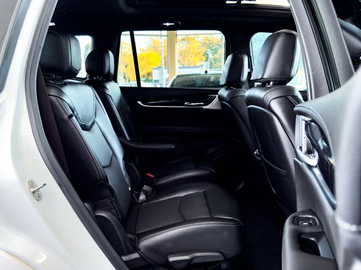 Used 2024 Cadillac XT6 Premium Luxury w/ Technology Package image 32