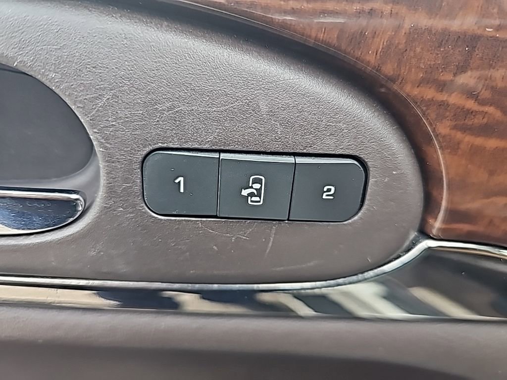 Used 2014 Buick Enclave Premium image 11