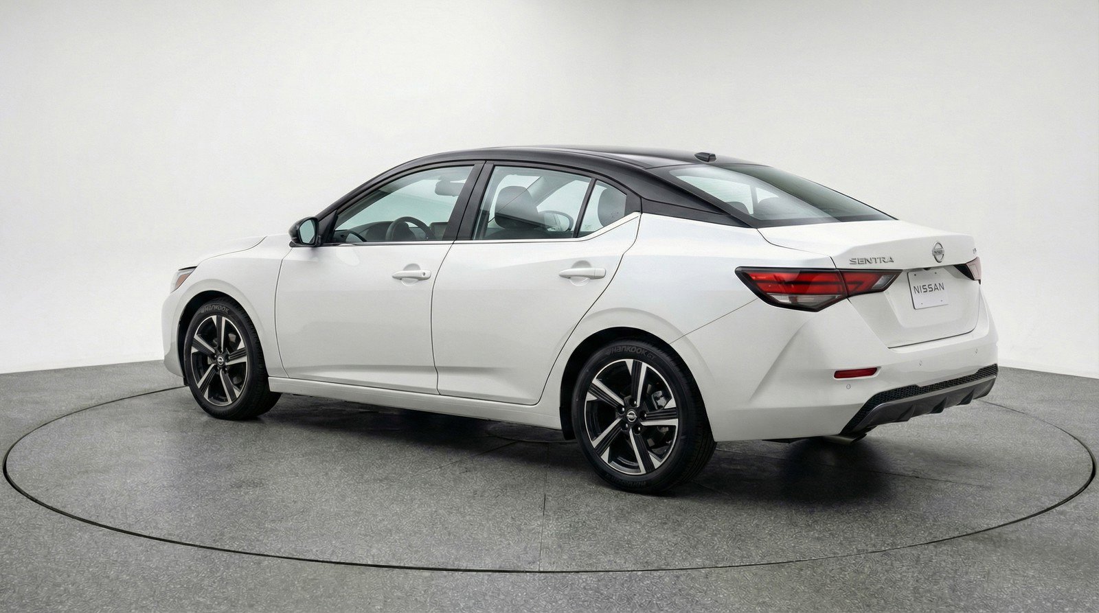 Used 2025 Nissan Sentra SV image 6