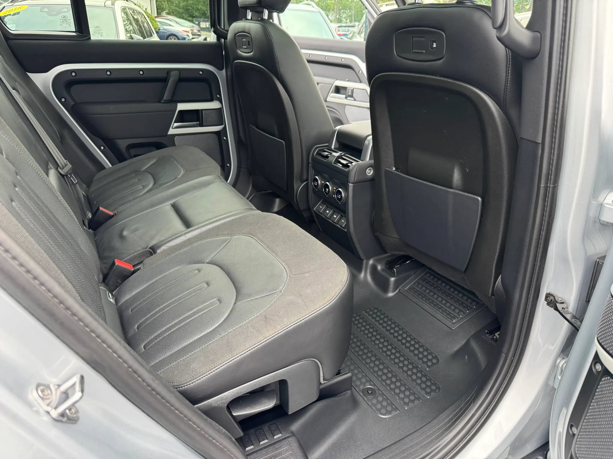 Used 2020 Land Rover Defender 110 HSE AWD/4WD image 23