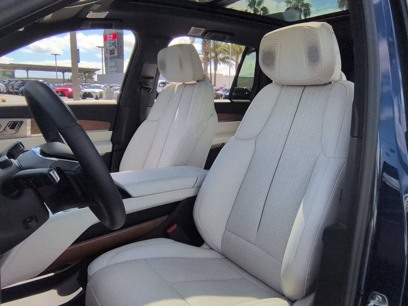 Used 2026 Cadillac Vistiq Sport AWD/4WD image 23
