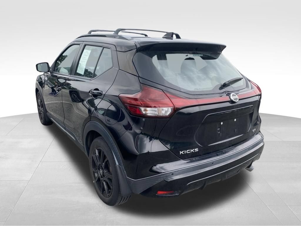 Used 2021 Nissan Kicks SR w/ SR Premium Package FWD image 11