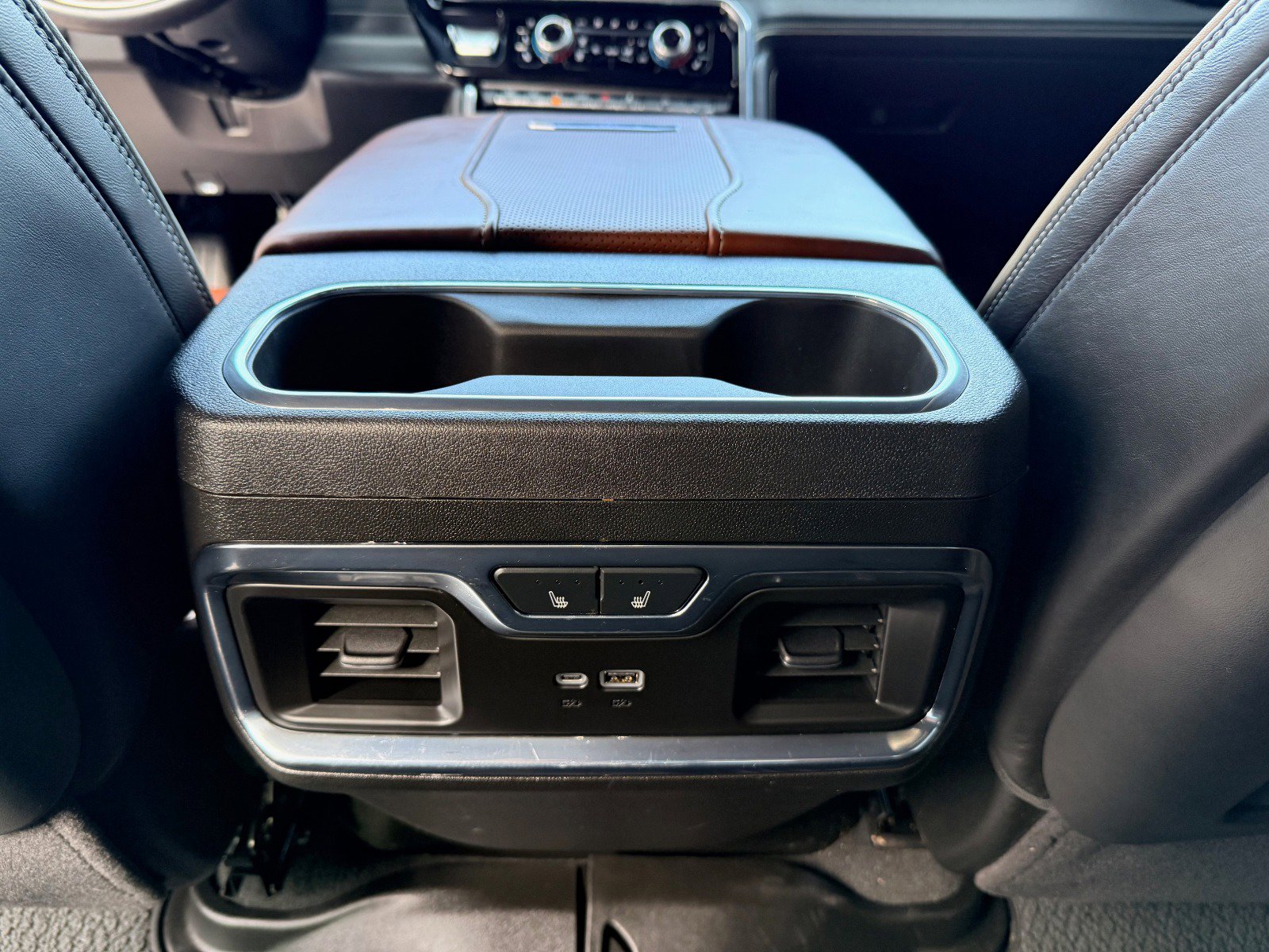 Certified 2025 GMC Sierra 3500 Denali Ultimate image 18