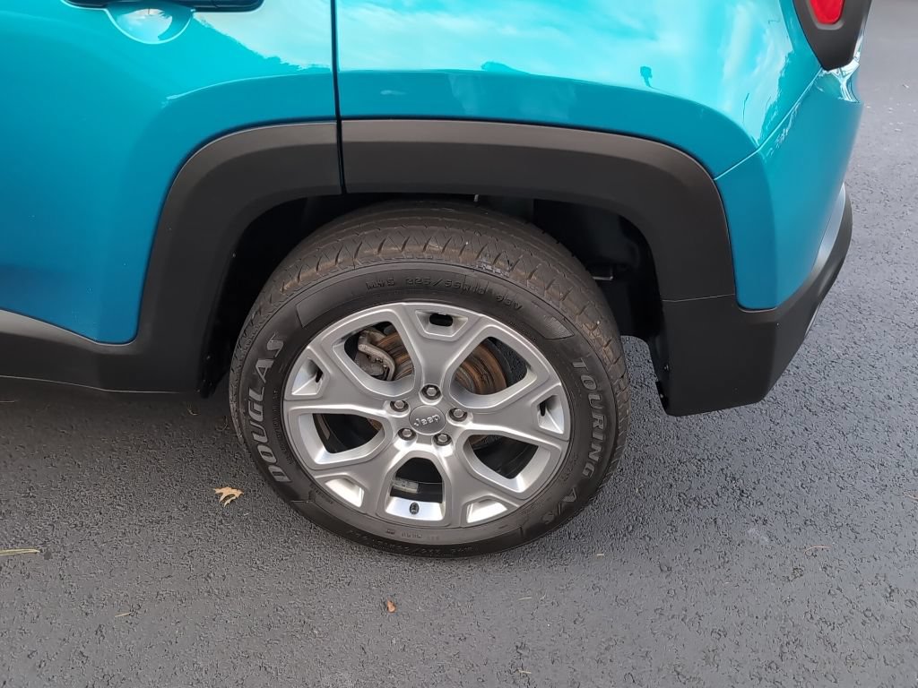Used 2022 Jeep Renegade Limited AWD/4WD image 13
