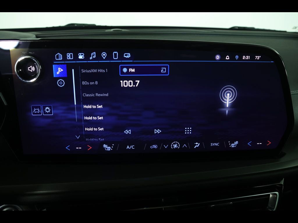 Used 2025 Chevrolet Traverse LT FWD image 24
