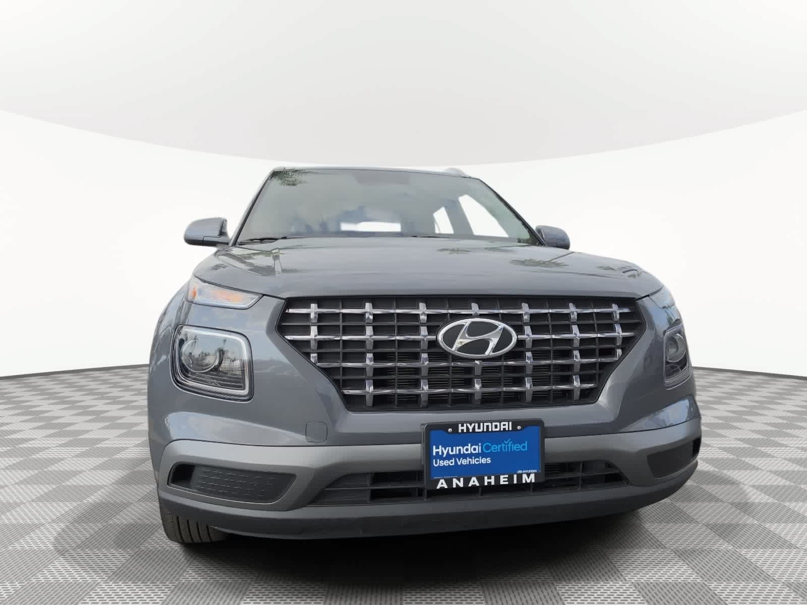 Used 2025 Hyundai Venue SEL FWD image 6