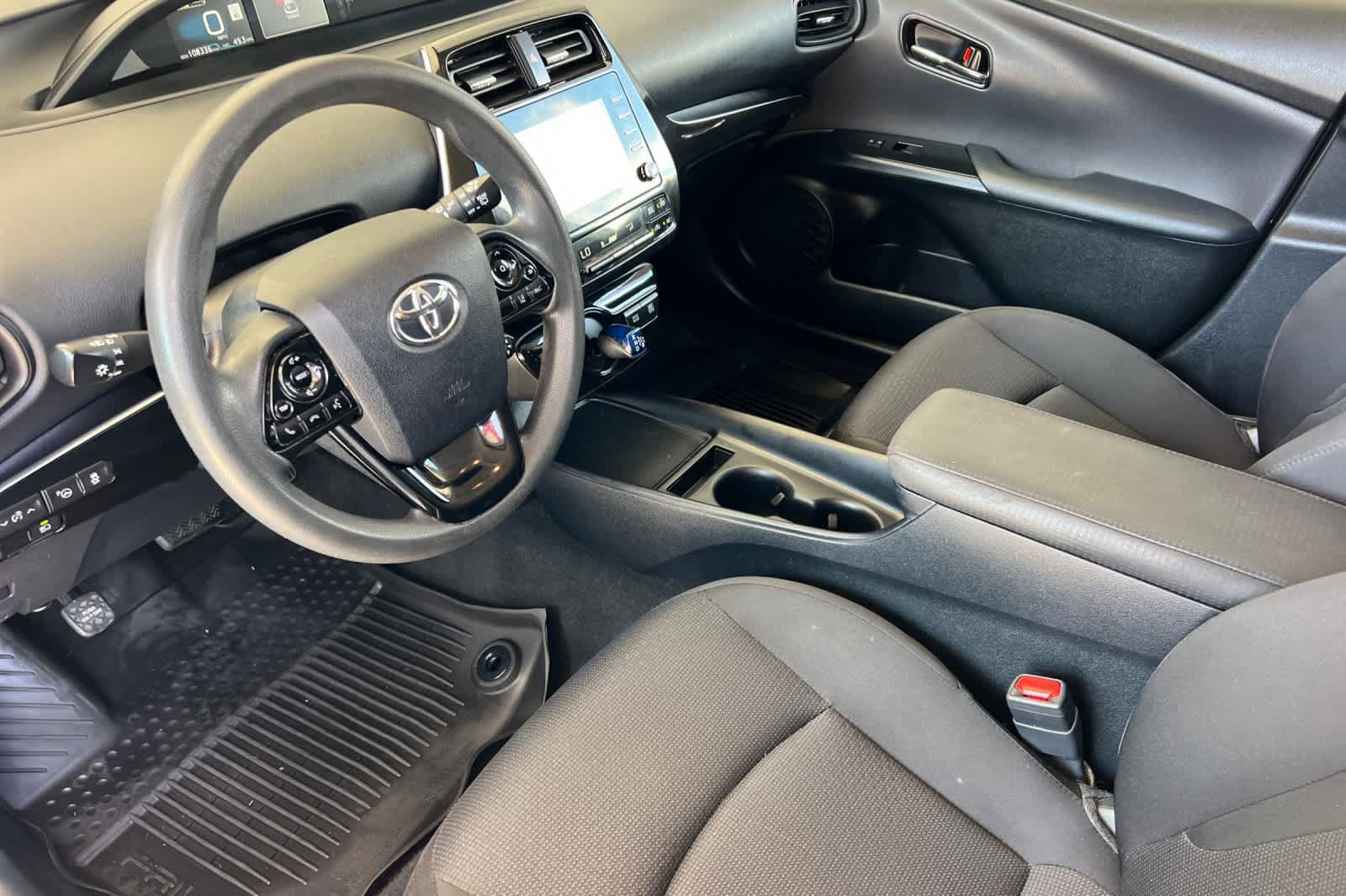 Certified 2022 Toyota Prius LE FWD image 11