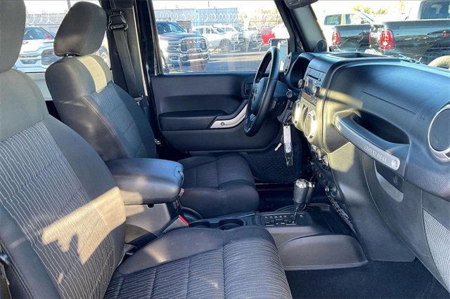 Used 2011 Jeep Wrangler Rubicon w/ PWR Convenience Group image 7