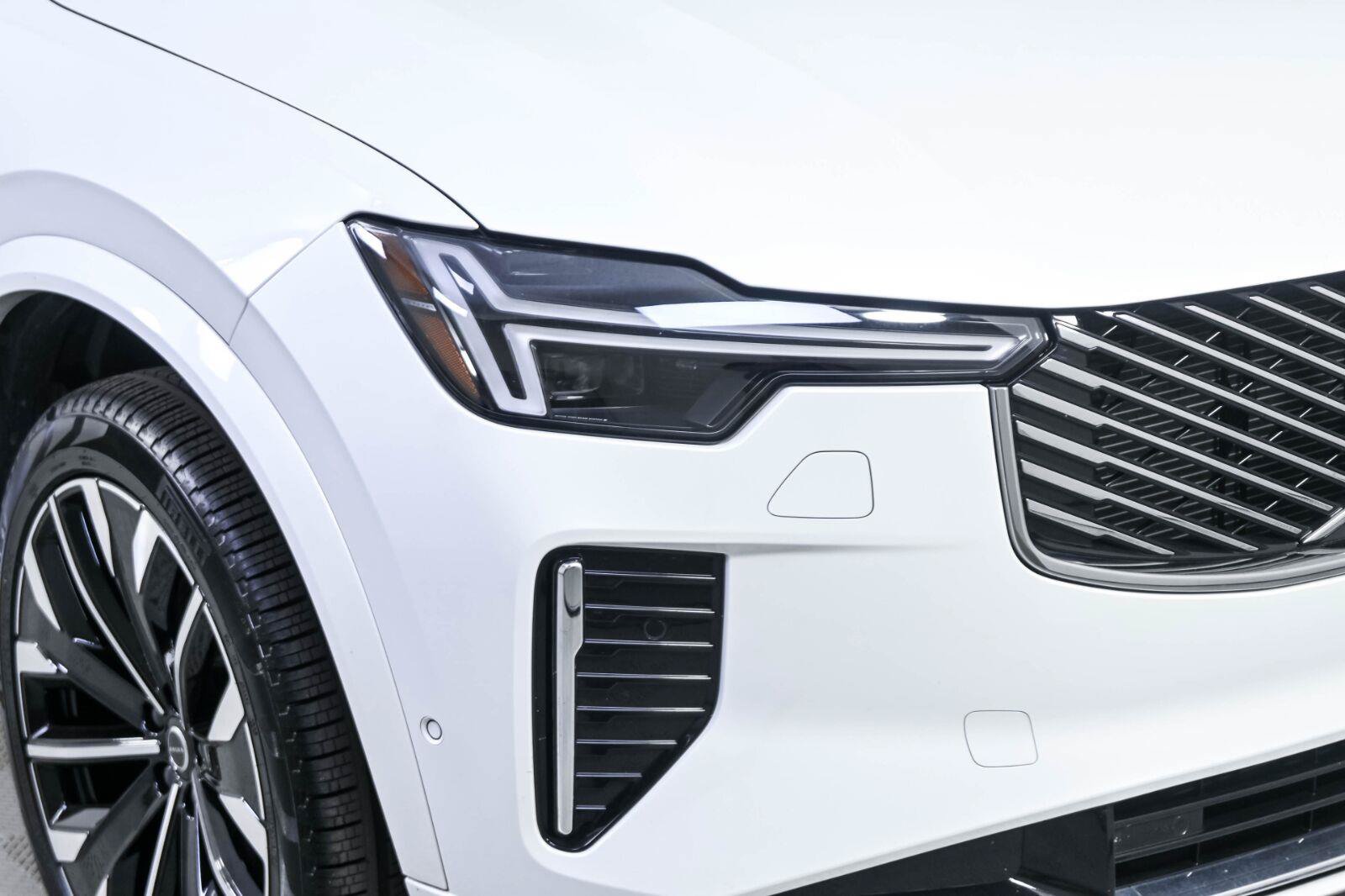 Certified 2026 Volvo XC90 B6 Ultra AWD/4WD image 37