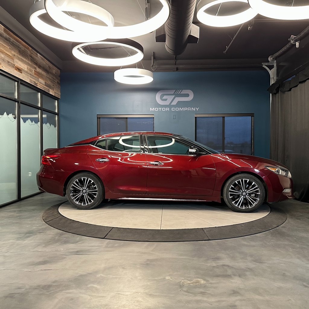 Used 2016 Nissan Maxima Platinum w/ Interior Lighting Package image 2
