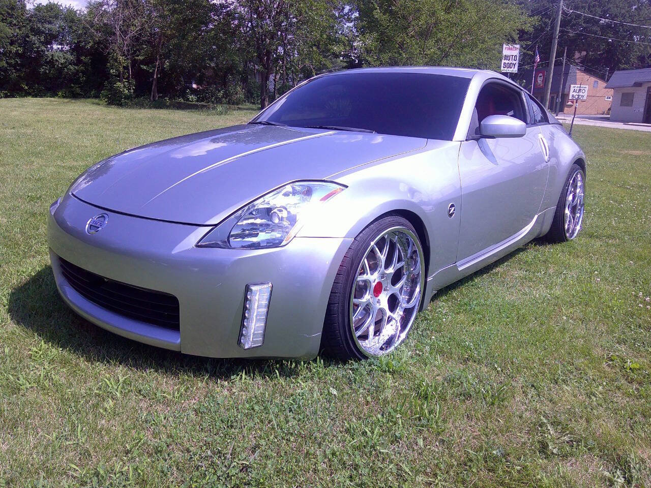 Used 2004 Nissan 350Z Touring w/ Cargo Convenience Pkg image 1