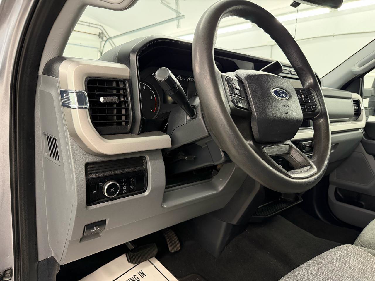 Used 2023 Ford F350 XLT AWD/4WD image 15