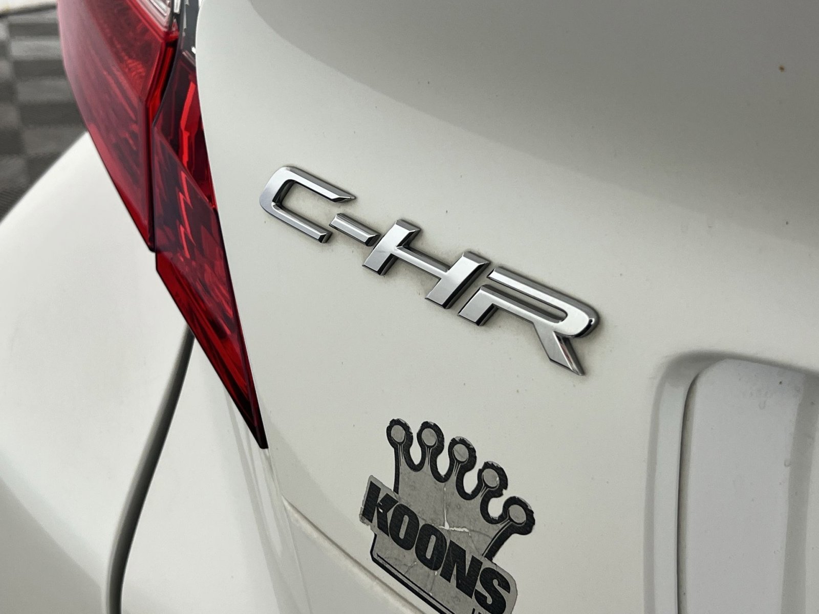 Used 2019 Toyota C-HR XLE FWD image 28