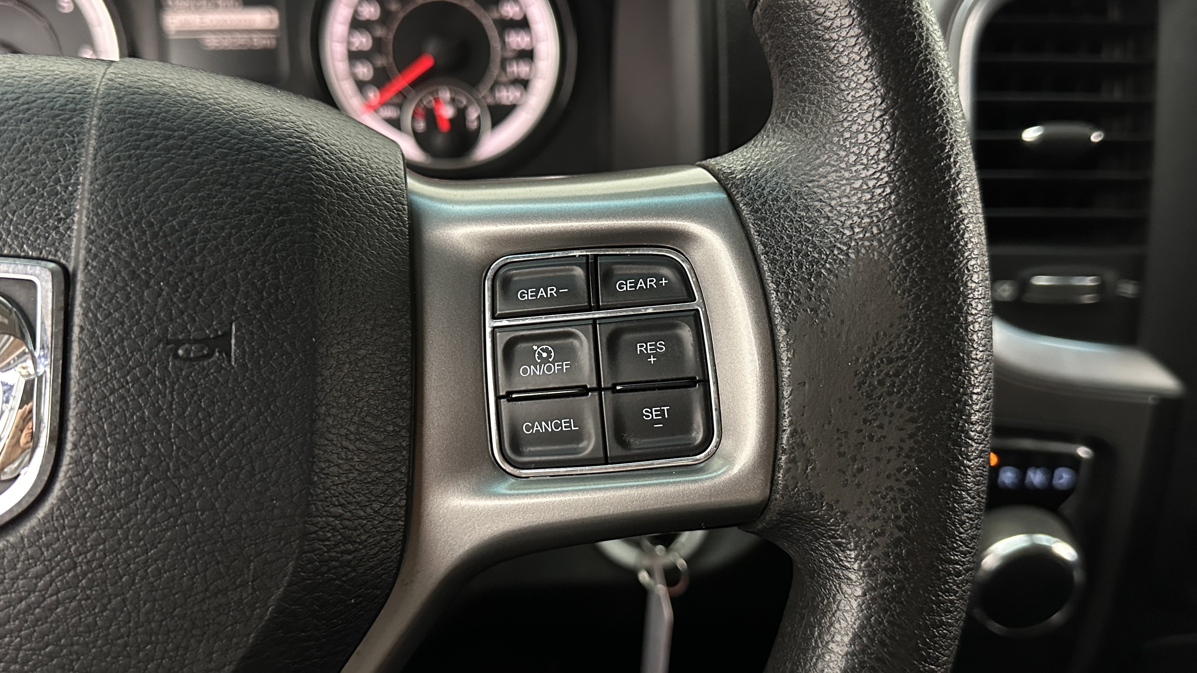 Used 2021 RAM 1500 Classic SLT RWD image 18