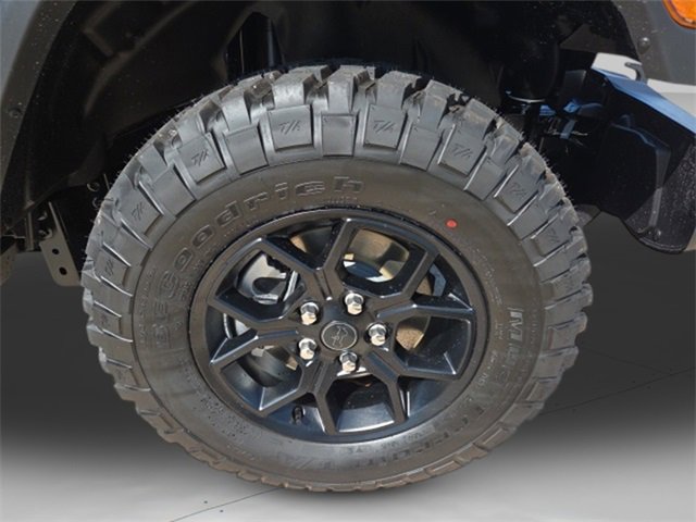 Used 2025 Jeep Gladiator Sport image 9