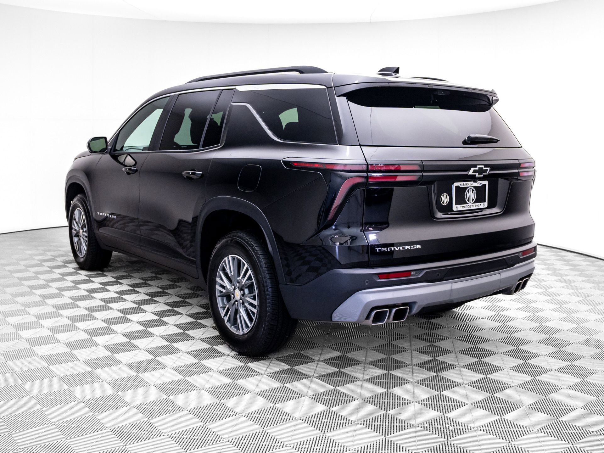 Used 2026 Chevrolet Traverse LT w/ Driver Confidence Package FWD image 3