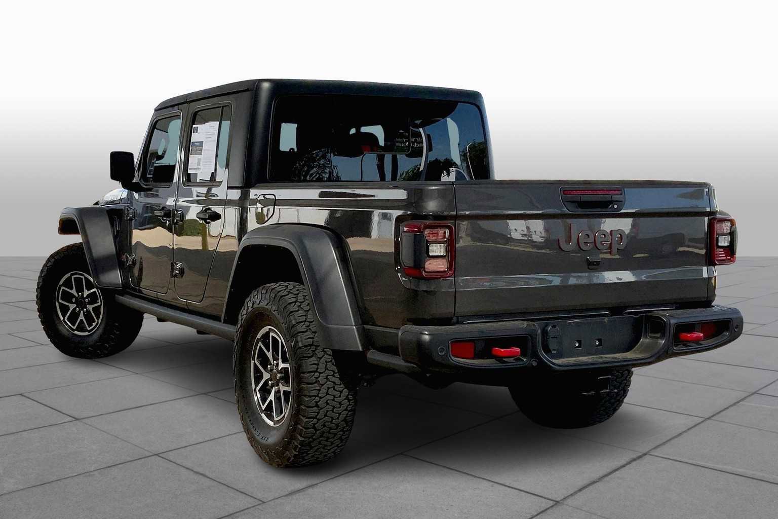 Used 2024 Jeep Gladiator Rubicon w/ Safety Group image 11