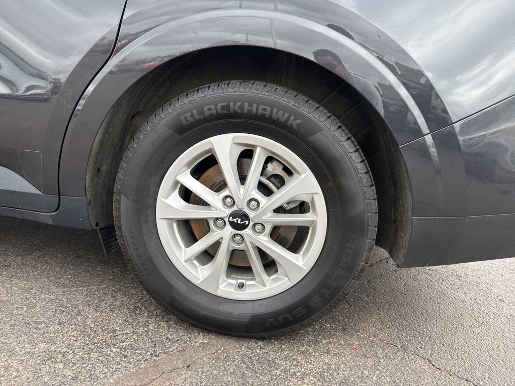 Used 2024 Kia Carnival LX image 42