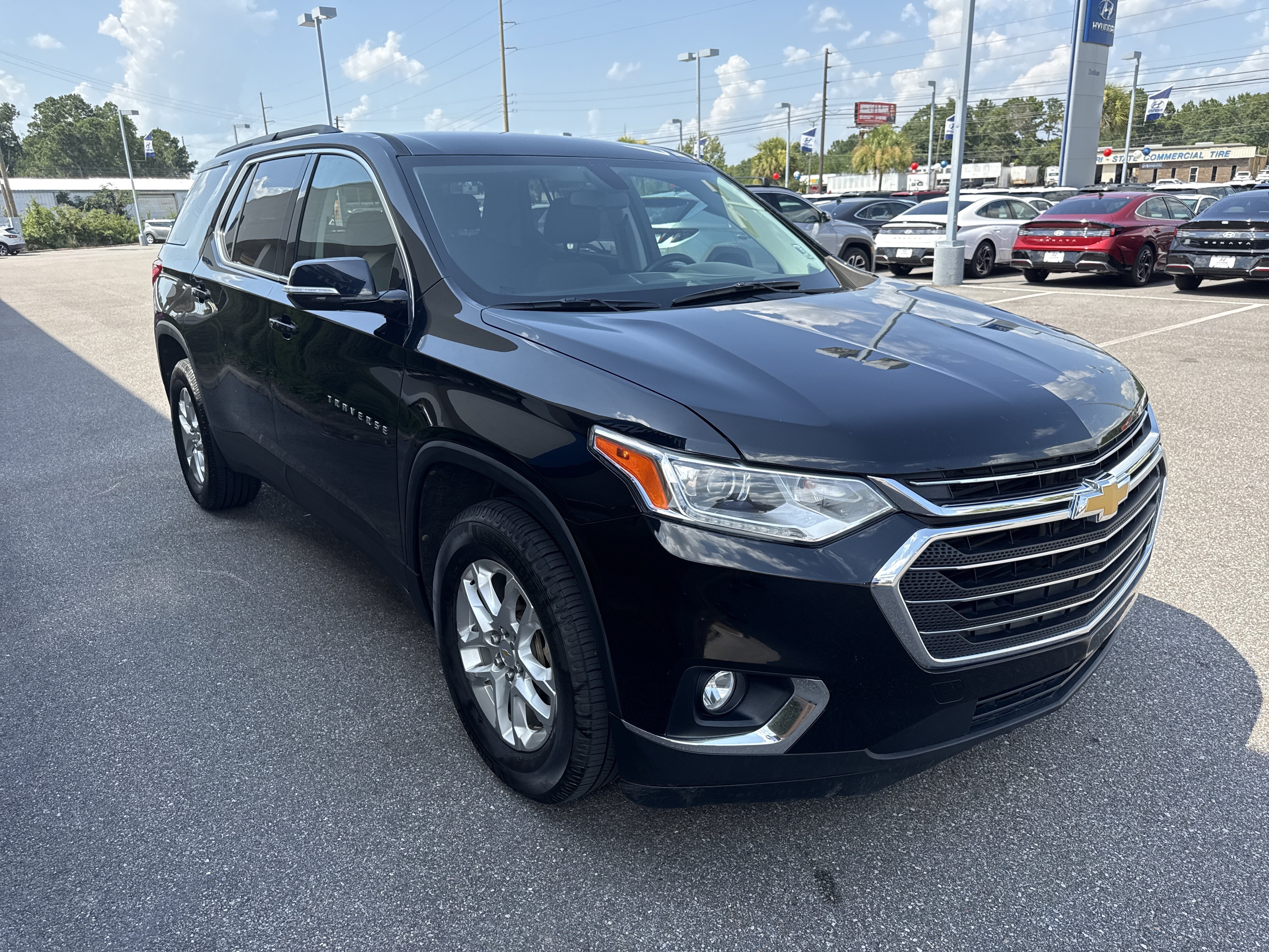 Used 2019 Chevrolet Traverse LT FWD image 5