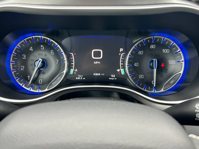 Used 2024 Chrysler Pacifica Touring-L FWD image 20