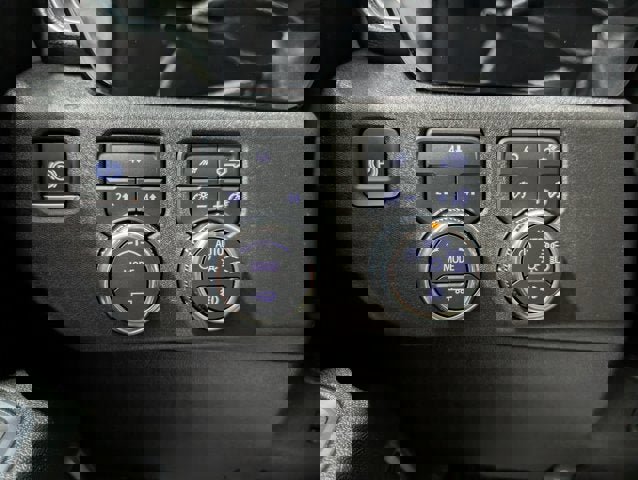 Used 2025 GMC Sierra 2500 SLE w/ SLE Value Package; image 24