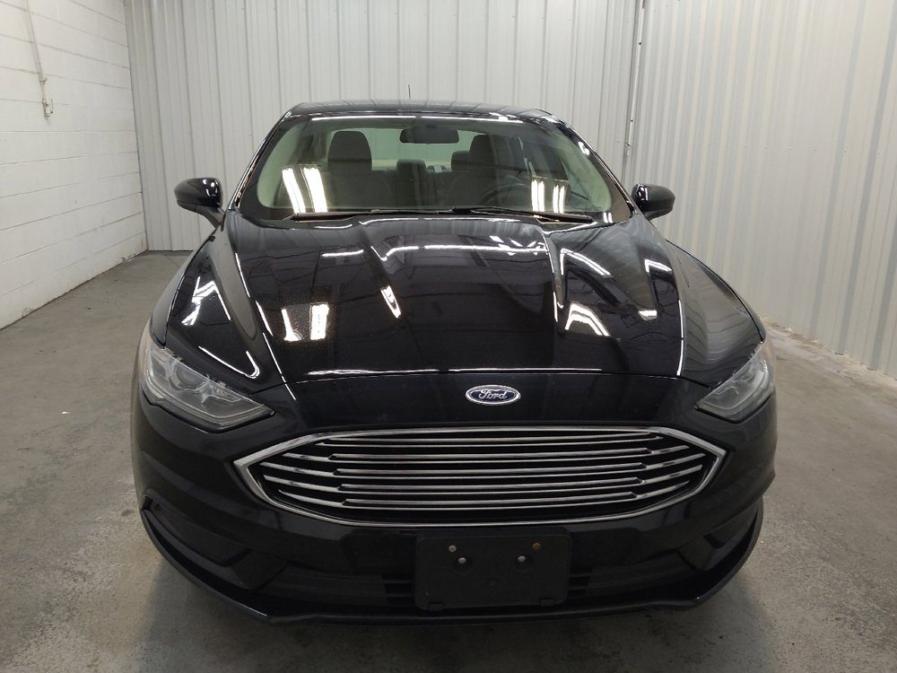 Used 2017 Ford Fusion SE w/ Fusion SE Technology Package FWD image 14