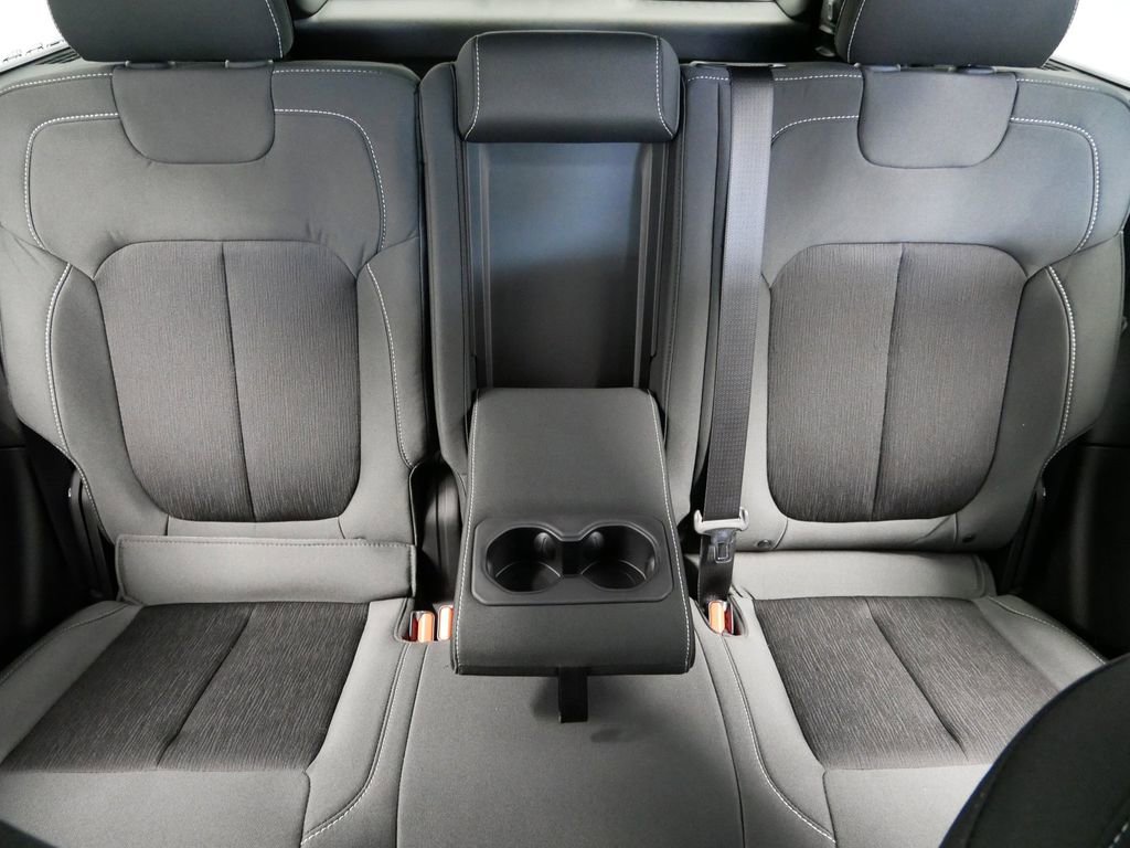 New 2025 Jeep Grand Cherokee Laredo w/ Luxury Tech Group I image 22