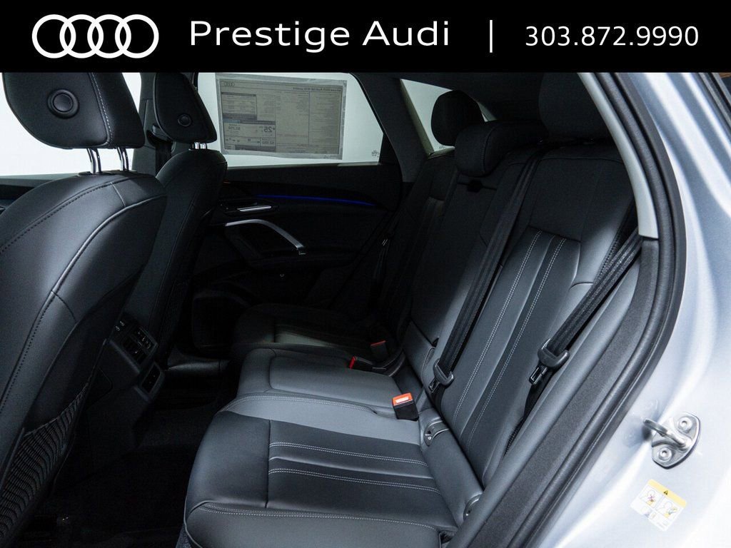 Used 2025 Audi Q5 Premium w/ Convenience Package AWD/4WD image 24