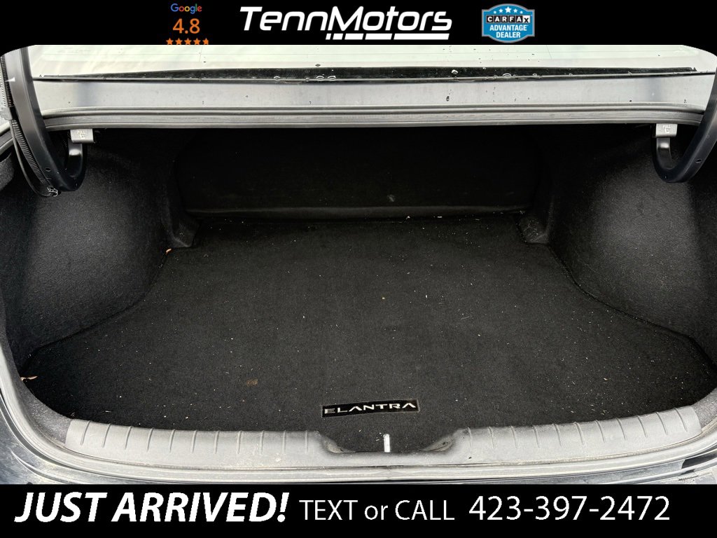 Used 2023 Hyundai Elantra SEL w/ Convenience Package image 12