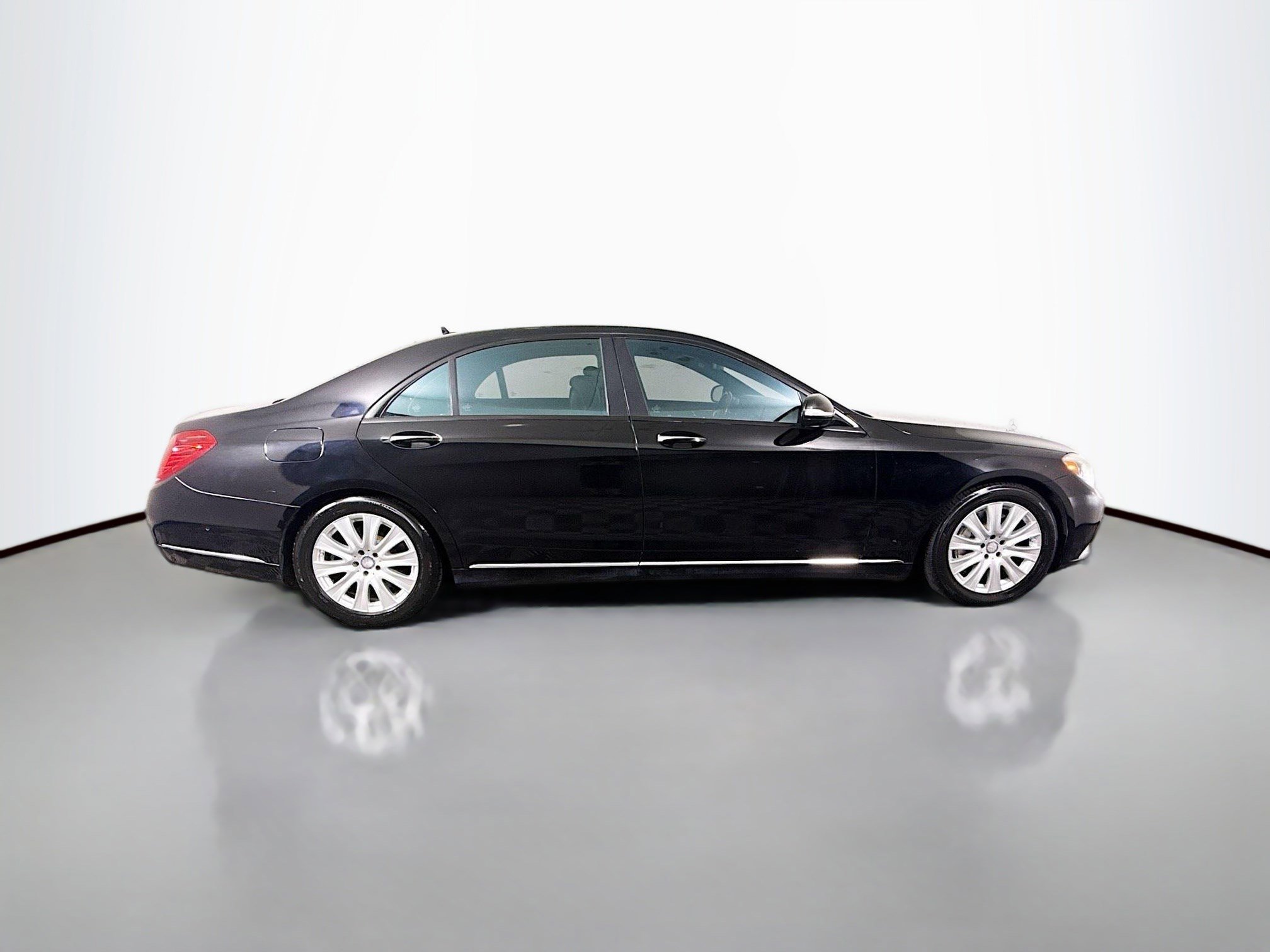 Used 2015 Mercedes-Benz S 550 4MATIC Sedan image 11