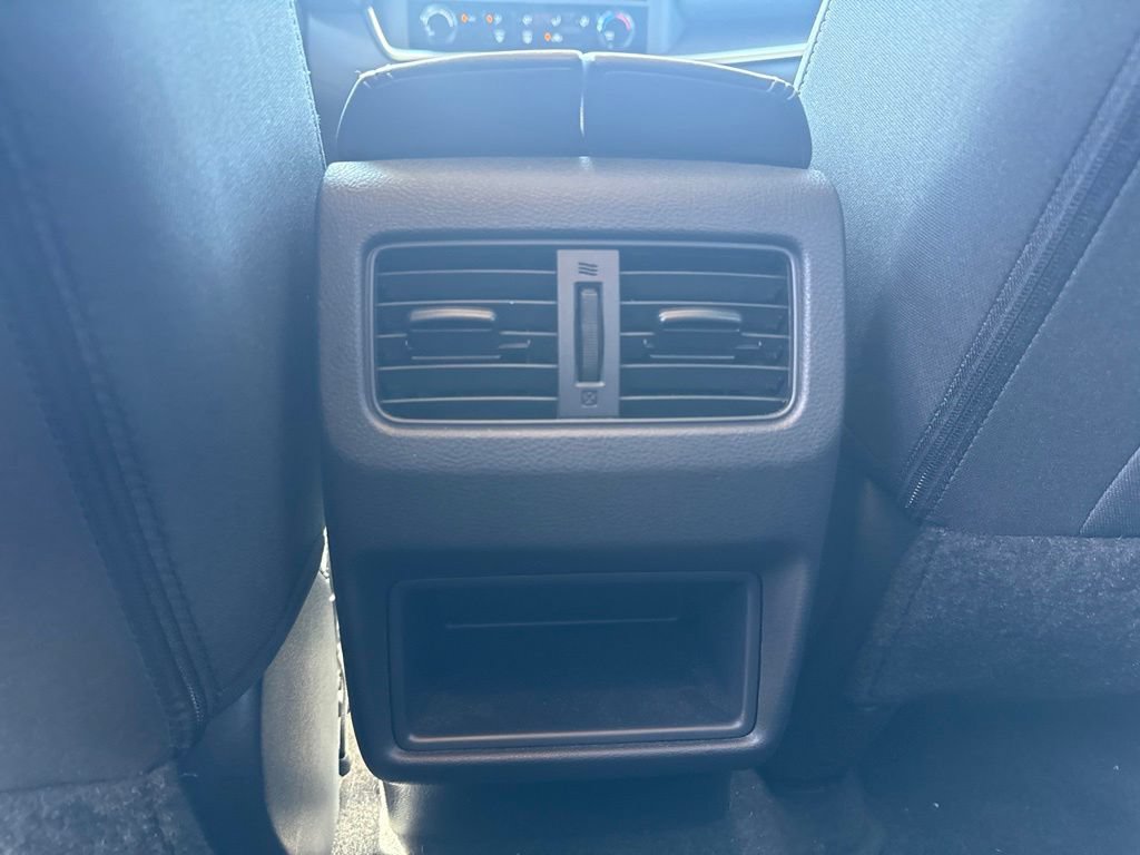 Used 2025 Nissan Rogue S AWD/4WD image 17