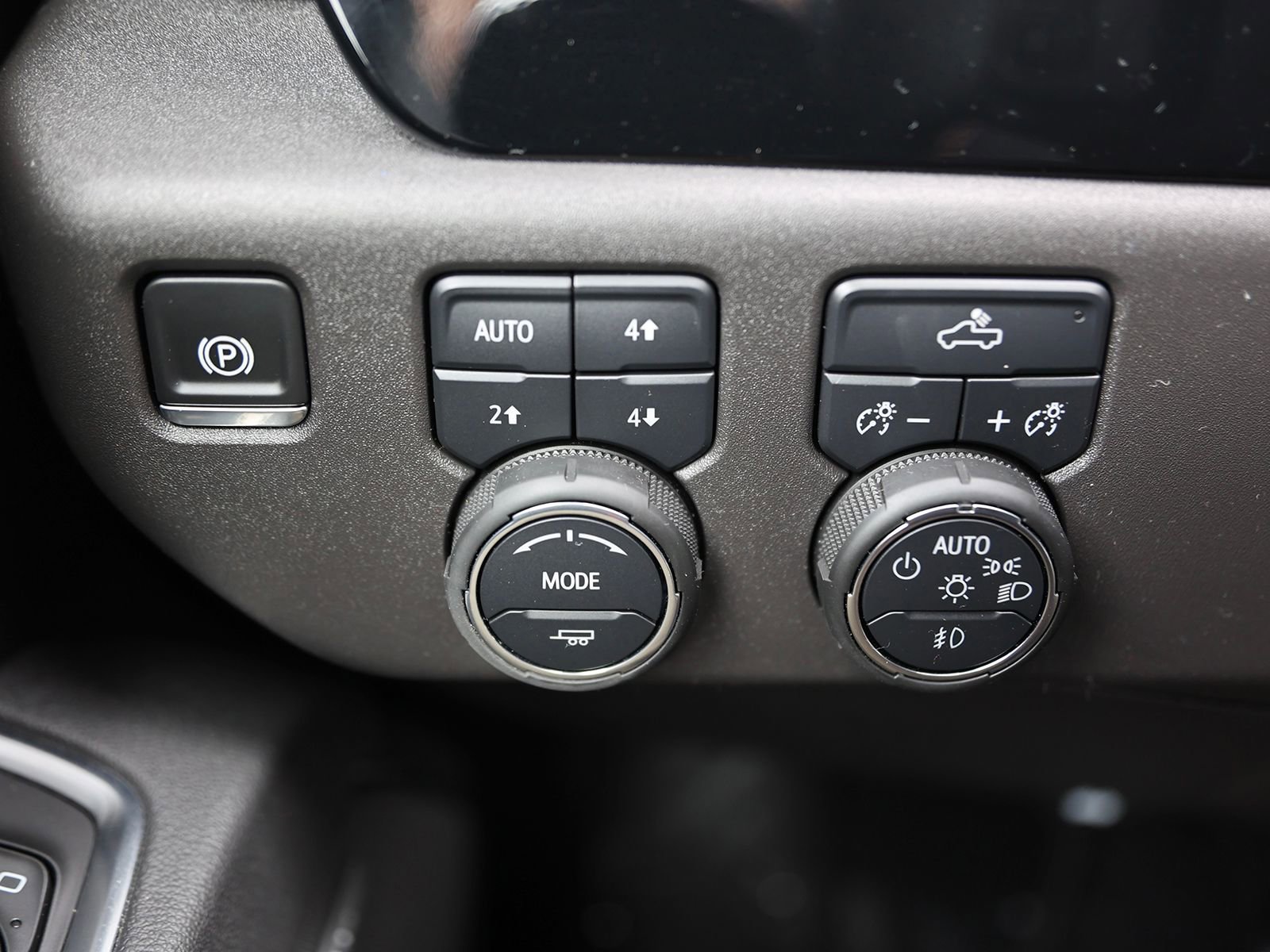 Used 2025 Chevrolet Silverado 1500 LT Trail Boss w/ Convenience Package II image 37