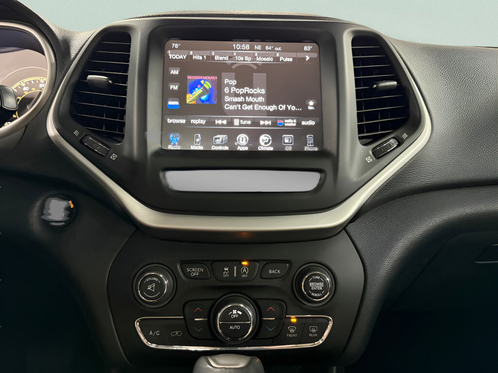 Used 2016 Jeep Cherokee Limited image 19