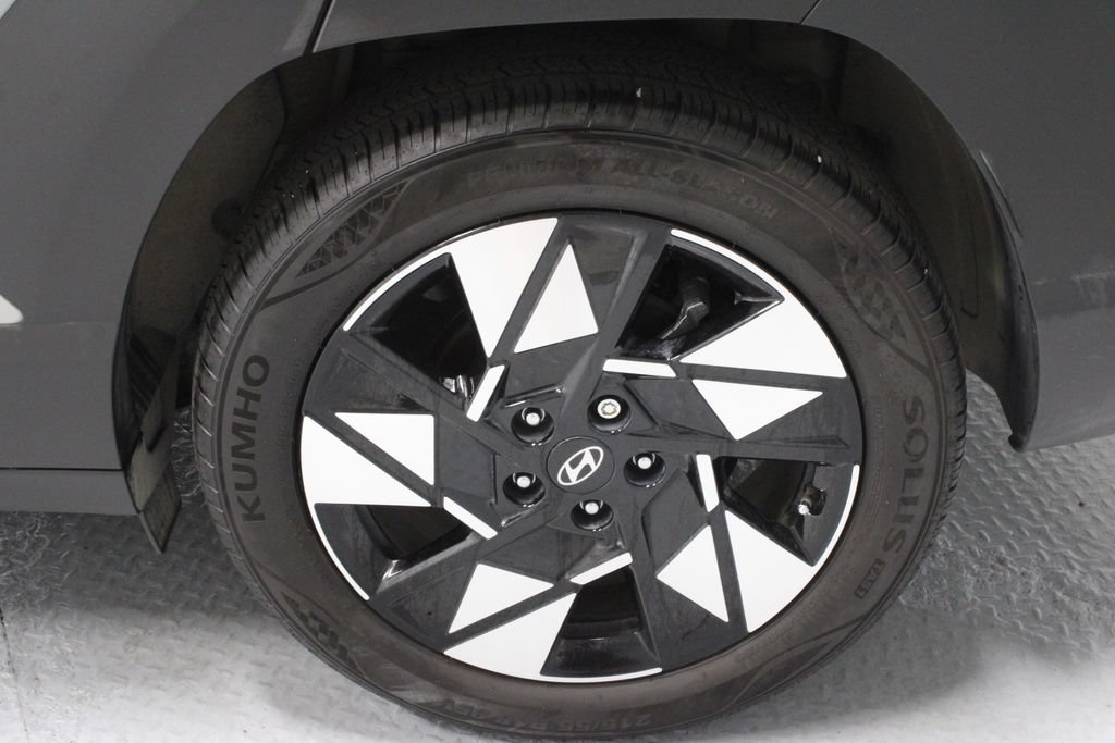 Used 2025 Hyundai Kona SEL FWD image 18
