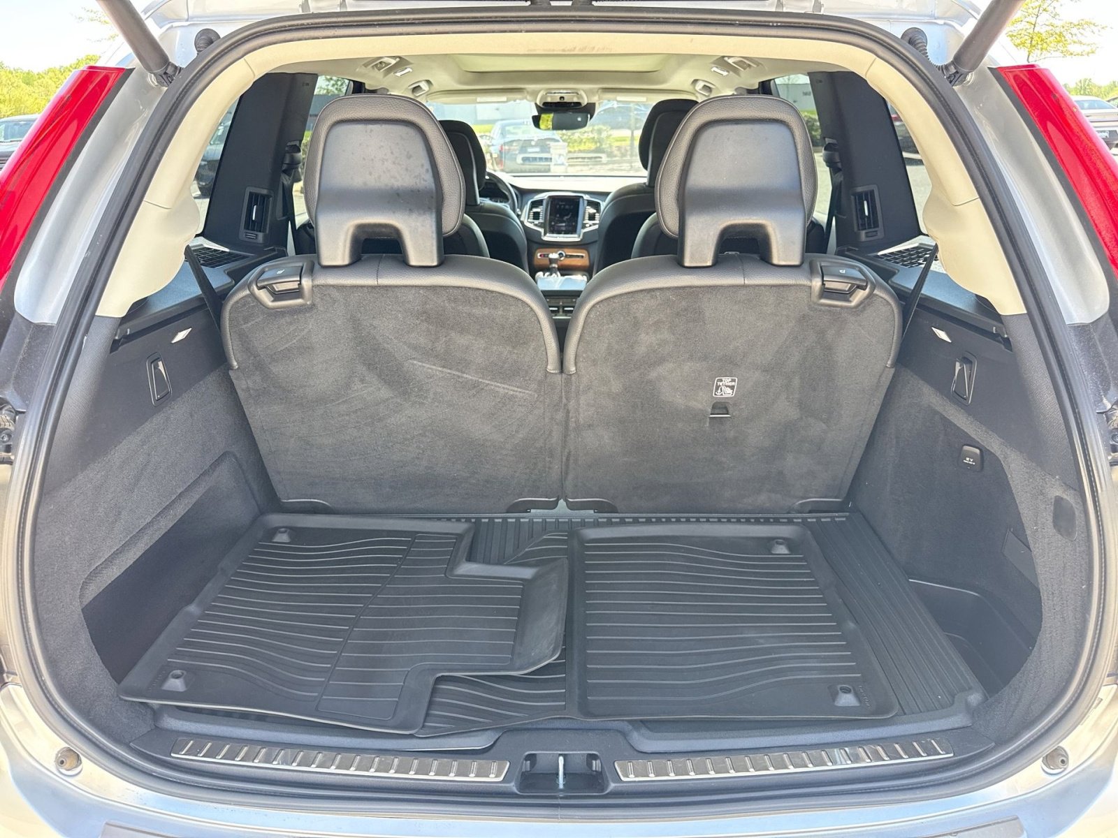 Certified 2021 Volvo XC90 T6 Momentum w/ Advanced Package AWD/4WD image 35