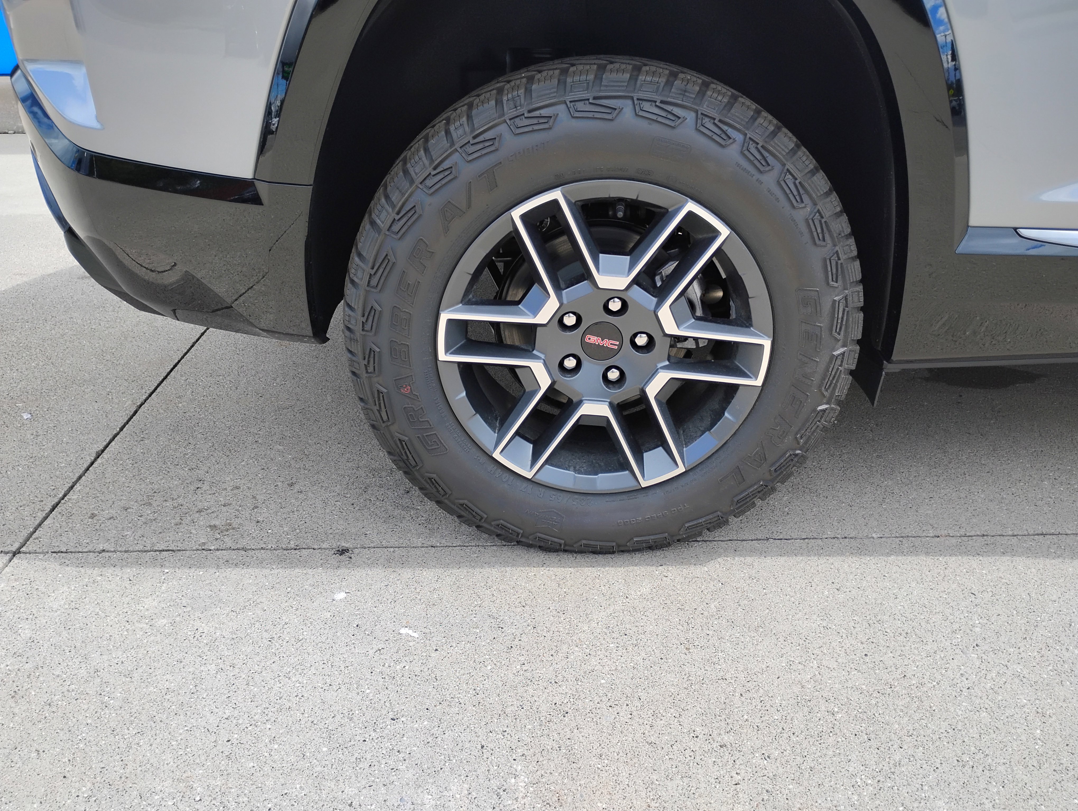 New 2026 GMC Terrain AT4 w/ Convenience Package III image 23