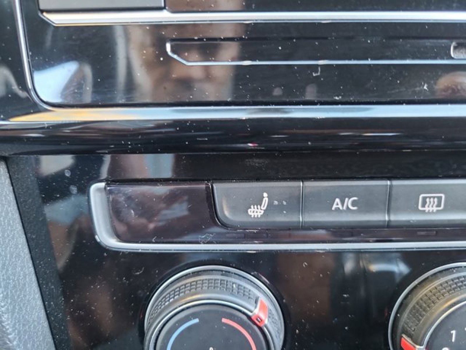 Used 2019 Volkswagen Golf S image 27